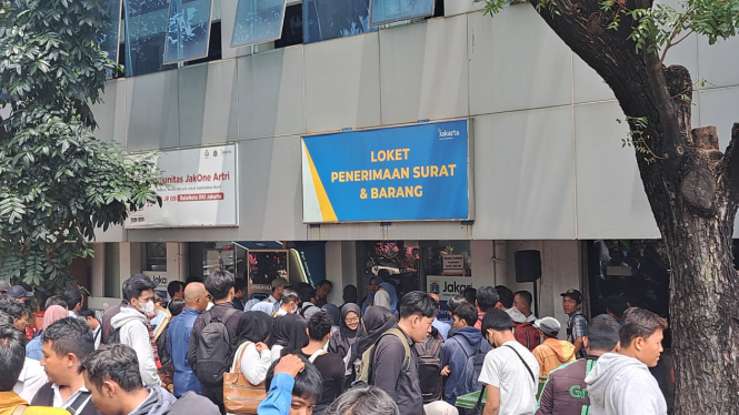 pelamar PPSU ramaikan Balai Kota 