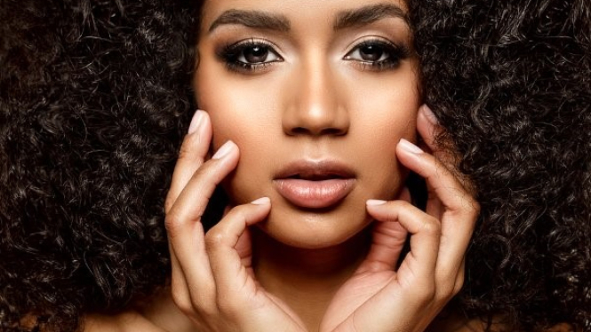 Ilustrasi Makeup Kulit Sawo Matang