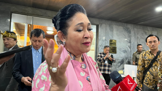Putri Presiden RI ke-2 Soeharto, Siti Hediati Hariyadi atau Titiek Soeharto di Kompleks Parlemen, Senayan, Jakarta Pusat 