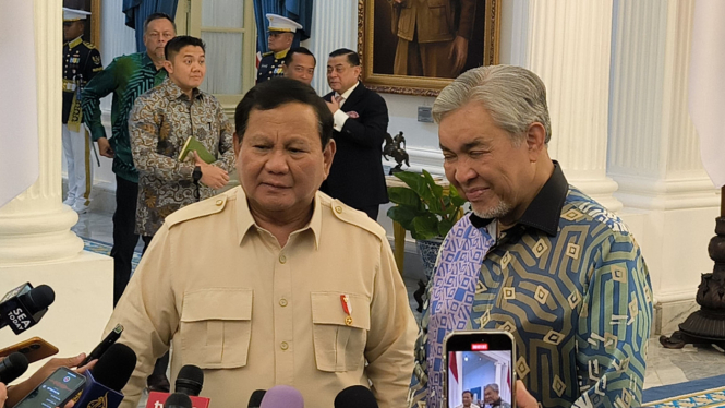 Presiden RI, Prabowo Subianto Usai Menerima Kunjungan Wakil Perdana Menteri (PM) Malaysia Dato’ Seri Dr. Ahmad Zahid bin Hamidi di Istana Merdeka