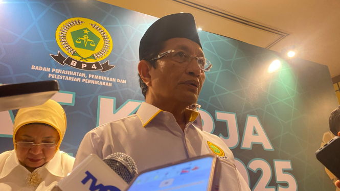 Menag Nasaruddin Umar Konferensi Pers di Acara Rakernas BP4