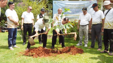 Kegiatan pelestarian lingkungan hidup di Komplek Vihara Bhakti Pramuka, Cibubur