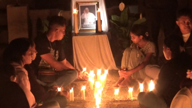Ribuan Umat Katolik di NTT Gelar Doa Khusus untuk Paus Fransiskus