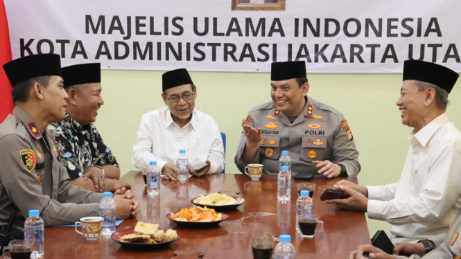 Ketua MUI Jakut bertemu Kapolres Pelabuhan Tanjung Priok AKBP Martuasah Tobing
