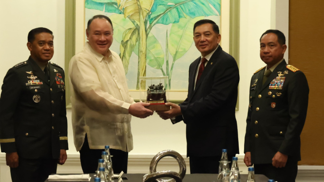 VIVA Militer: Menhan RI dan Panglima TNI berkunjung ke Filipina