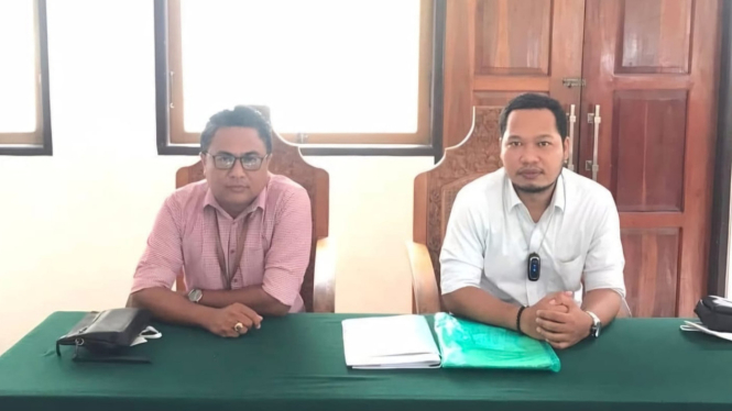 Kuasa hukum Jimmy Cornelius Rade, SH (kiri) dan Cristian Paju, SH (kanan) - Foto: Istimewa