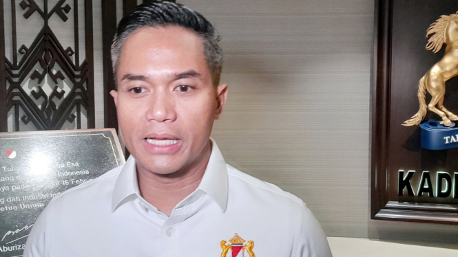 [Ketua Umum Kadin Indonesia, Anindya Bakrie, saat ditemui di Menara Kadin, kawasan Kuningan, Jakarta Selatan, Kamis, 24 April 2025]
