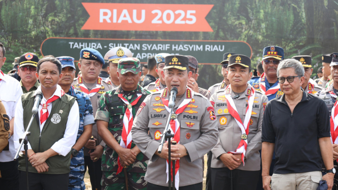 Kapolri Jenderal Listyo Sigit Prabowo membuka Jambore Karhutla 2025 di Riau