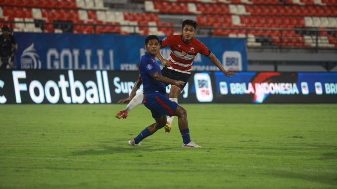 Pertandingan Madura United Melawan Arema