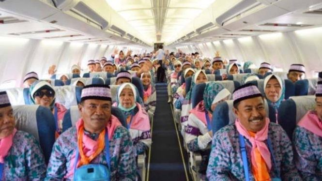 Ilustrasi jemaah haji saat berada dalam pesawat - Foto Dok Istimewa