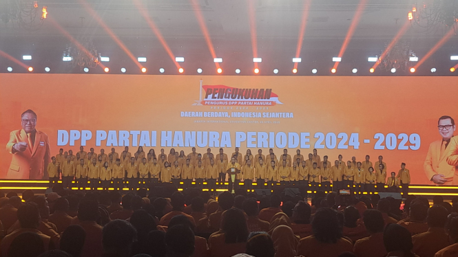 Ketua Umum Partai Hanura, Oesman Sapta Odang (OSO) saat pengukuhan DPP Partai Hanura 