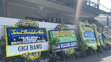 Suasana di rumah duka Bunda Iffet