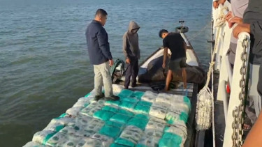 Bakamla RI Gagalkan Penyelundupan Beras dan Gula Pasir subsidi asal Malaysia