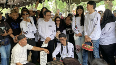 Slank di Pemakaman Bunda Iffet