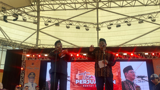 Gubernur dan Wakil Gubernur Jakarta, Pramono Anung-Rano Karno saat menghadiri acara halal bihalal PDIP di Jakarta International Velodrome, Jakarta Timur