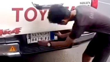 Mobil pakai pelat luar negeri kena tilang di Tangerang Selatan