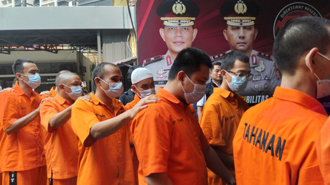 Para tersangka kasus narkoba yang ditangkap Polda Metro Jaya selama Februari-April 2025.