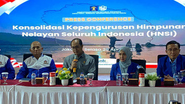 Dirjen AHU di Kementerian Hukum, Widodo saat konferensi pers soal konsolidasi pengurus Himpunan Nelayan Seluruh Indonesia (HNSI) di Gedung Ditjen AHU, Kuningan, Jakarta Selatan