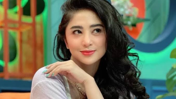 Dewi Persik