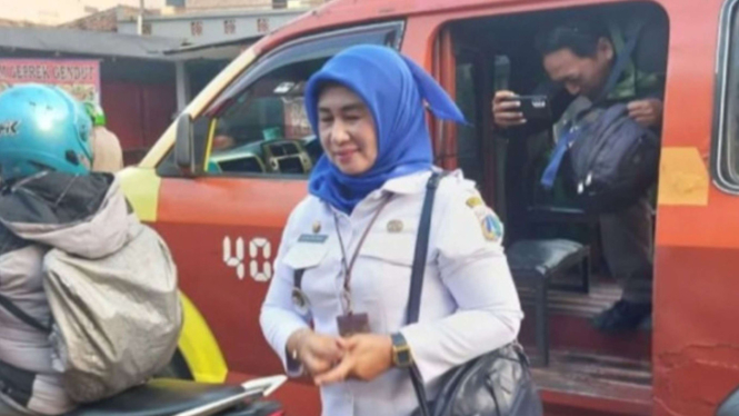 Hari Pertama ASN naik Angkutan Umum