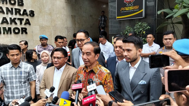 Jokowi ke Polda Metro Jaya Laporkan Tuduhan Ijazah Palsu