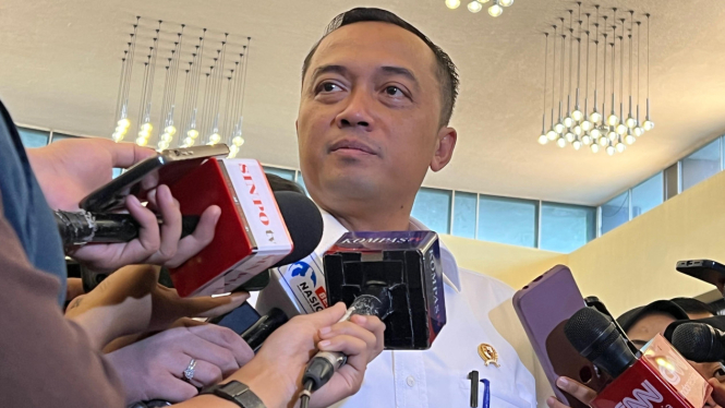 Menteri Sekretaris Negara (Mensesneg) Prasetyo Hadi di Kompleks Parlemen, Senayan, Jakarta Pusat, Rabu, 30 April 2025