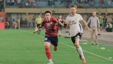 Duel Cong An Ha Noi vs PSM Makassar