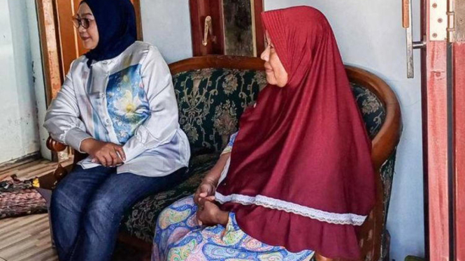 Anggota DPR lunasi tagihan penjual gorengan