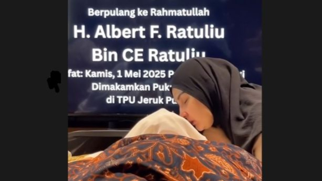 Ayahanda Mona Ratuliu meninggal dunia