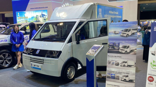 Mobil pikap listrik MAB SF T01 di PEVS 2025
