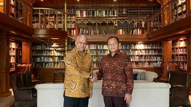 Ilham Habibie dan Ketua Fraksi Partai Golkar DPR RI Muhammad Sarmuji.