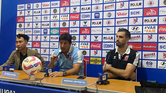 Alfredo Vera dalam Jumpa Pers Setelah Lawan Persik