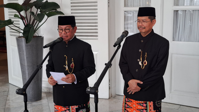 Gubernur Jakarta, Pramono Anung Wibowo (Kiri)