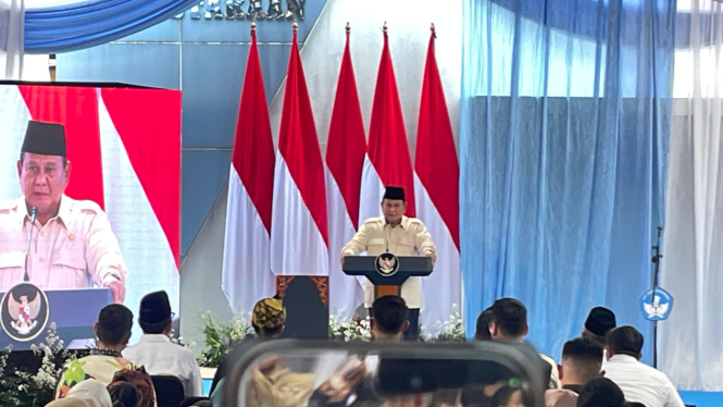 Presiden RI Prabowo Subianto dalam acara peringatan Hari Pendidikan Nasional (Hardiknas) 2025 dan peluncuran program hasil terbaik cepat (PHTC) Presiden di SDN Cimahpar 5, Bogor, Jawa Barat.