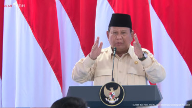 Presiden RI Prabowo Subianto saat menghadiri peringatan Hari Pendidikan Nasional (Hardiknas) di SDN 5 Cimahpar, Bogor, Jawa Barat, Jumat, 2 Mei 2025 (sumber: tangkapan layar YouTube Sekretariat Presiden)