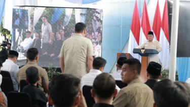 Wamenkomdigi Angga Raka Prabowo dan Presiden RI Prabowo Subianto.