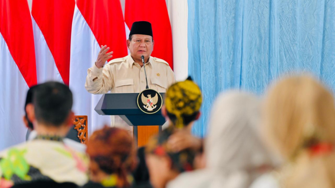 Presiden RI Prabowo Subianto saat menghadiri peringatan Hardiknas di SDN 5 Cimahpar, Bogor, Jawa Barat (sumber: Biro Pers Sekretariat Presiden)