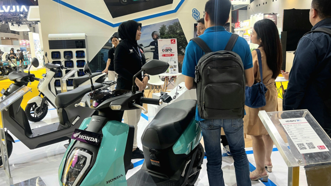 Booth Wahana Makmur Sejati di PEVS 2025