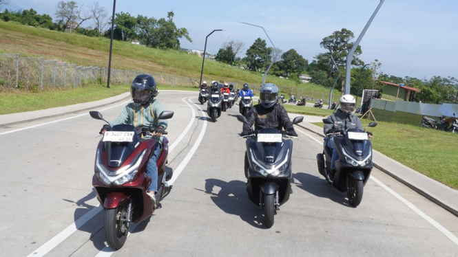 Honda PCX 160 terbaru dengan fitur RoadSync