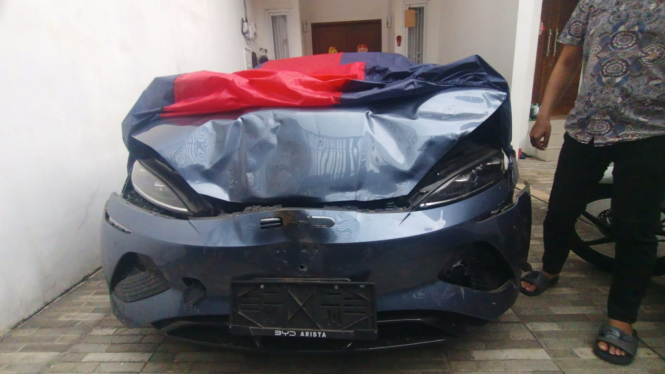 BYD Seal tabrak lari di Tol Bandara (istimewa)