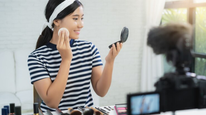 Ilustrasi tutorial makeup