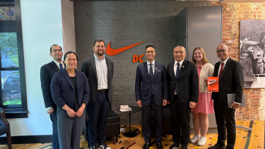 Ketua Umum Kadin Indonesia, Anindya Bakrie, saat mengunjungi kantor pusat Nike di Beaverton, Oregon, Amerika Serikat (AS)