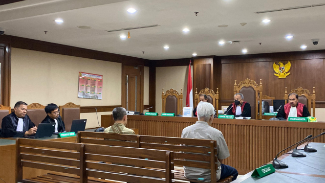 Eks Dirjen Minerba ESDM Bambang Gatot dan Eks Plt Kadis ESDM Provinsi Bangka Belitung Supianto divonis 3-4 tahun penjara buntut kasus dugaan korupsi di PT Timah yang rugikan negara Rp300 triliun