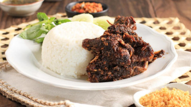 Bebek bumbu hitam khas Madura