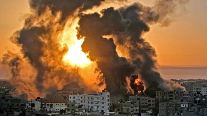 VIVA Militer: Ledakan akibat serangan militer Israel di Jalur Gaza