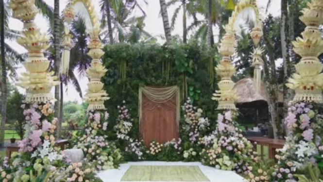 Dekorasi venue prosesi siraman Luna Maya dan Maxiem Bouttier di Bali - Foto tangkapan layar YouTube TS Media