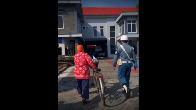 VIVA Militer: Ibu penjual jamu di Markas Lanal Yogyakarta