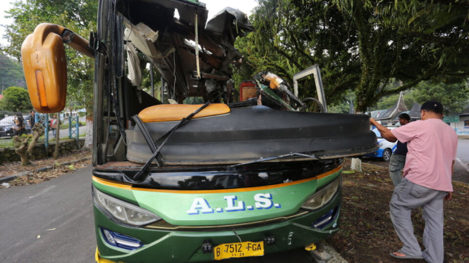 Kondisi Bus ALS yang mengalami Kecelakaan di Padang Panjang