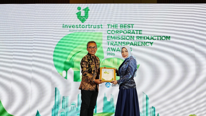 Hasnur International Shipping  raih penghargaan dari Investortrust [Humas PT Hasnur International Shipping Tbk]