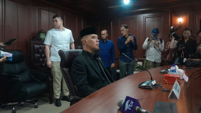 Anggota Komisi X DPR RI, Ahmad Dhani diperiksa MKD DPR 